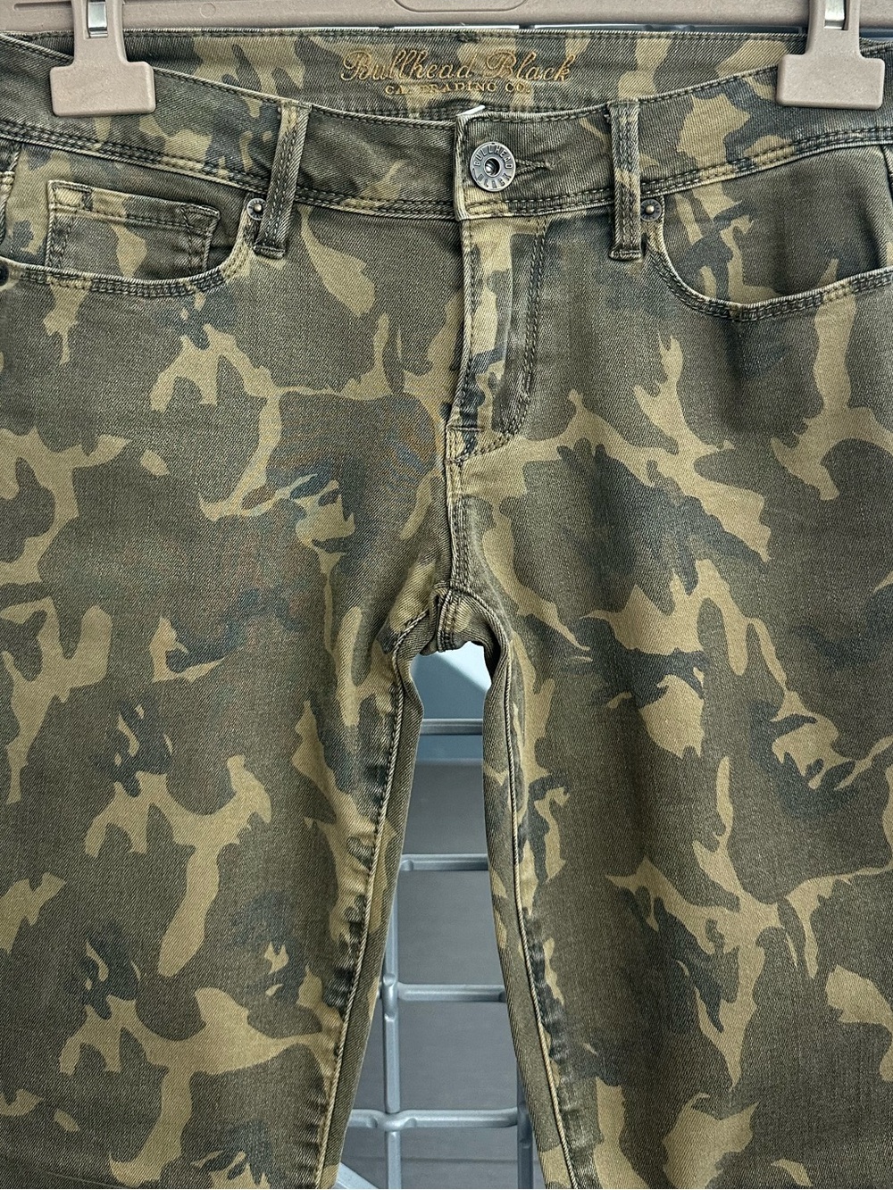 Bullhead Black Trading Co. Women's Camo Low Rise Skinny Jeans Size 3